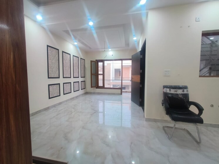Room, sector 123 3 Bedroom 140 Sq.Yd. Villa In Sector 123 Mohali 8644399