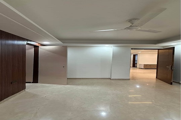 3 BHK + Servant Room Apartment For Rent in DLF Park Place