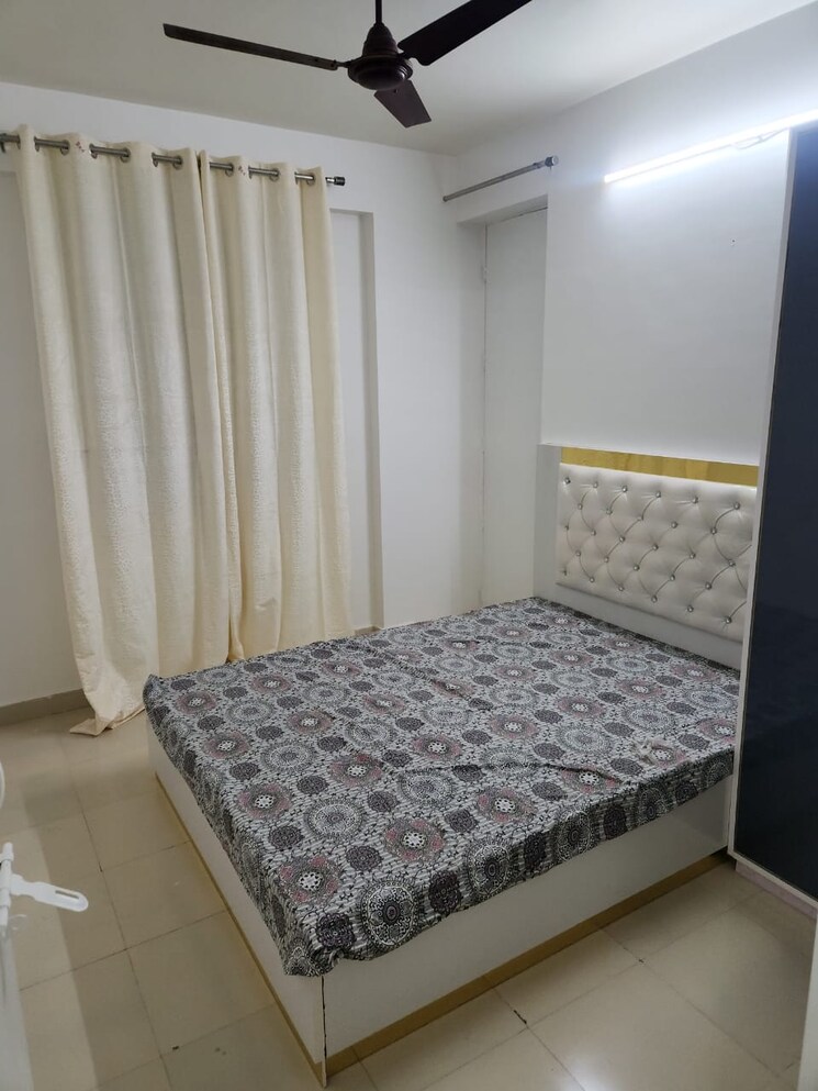 Bedroom, puri-pranayam 3 Bedroom 1857 Sq.Ft. Apartment In Sector 82 Faridabad 8643935