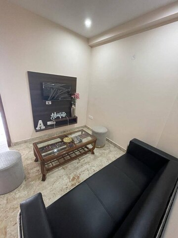 Living Room in 1 BHK Builder Floor at Hong Kong Bazaar, Sector 57 – for Rent