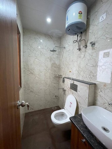 Bathroom in 1 BHK Builder Floor at Hong Kong Bazaar, Sector 57 – for Rent