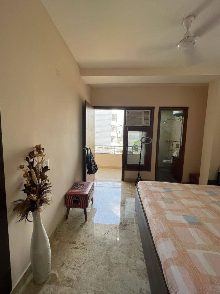 1 BHK Builder Floor For Rent in Hong Kong Bazaar