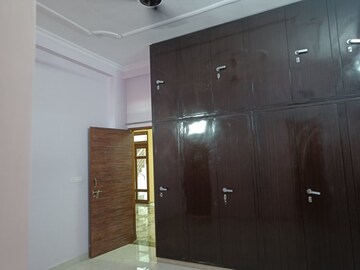 Furnished Amenities in 2.5 BHK Independent House at Narayan Vihar – for Rent