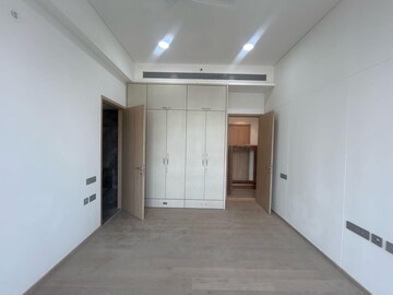 Room in 5 BHK Apartment at Rustomjee Crown, Prabhadevi – for Rent