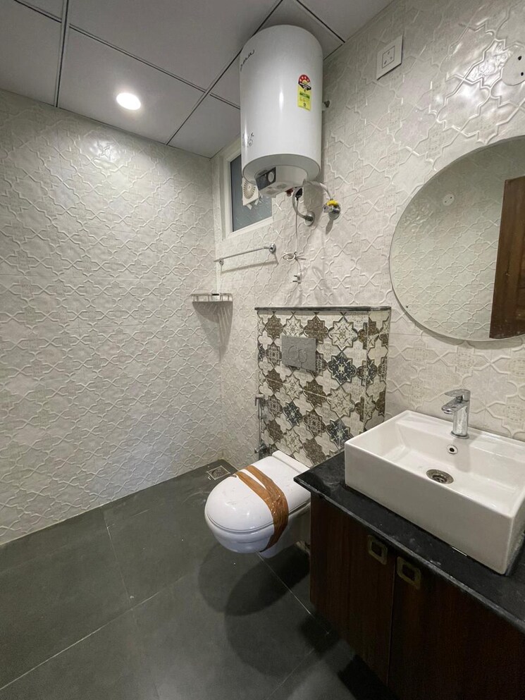 Bathroom, maxxus-elanza 5 Bedroom 5000 Sq.Ft. Penthouse In International Airport Road Zirakpur 8643971