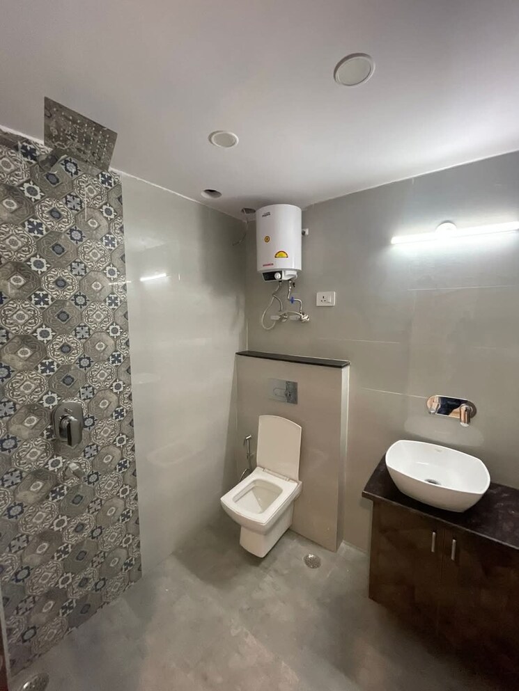 Bathroom, sas-tower 1 Bedroom 850 Sq.Ft. Builder Floor In Sector 38 Gurgaon 8643957