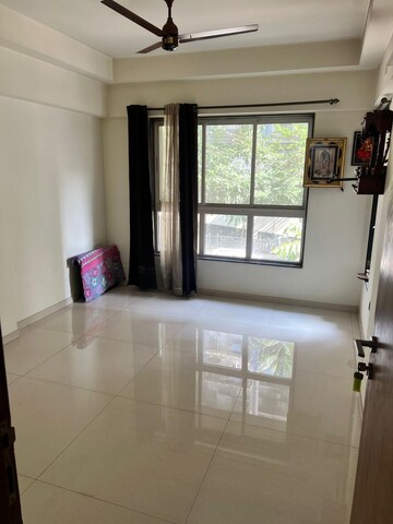Room in 2 BHK Apartment at Godrej Prime, Chembur – for Rent