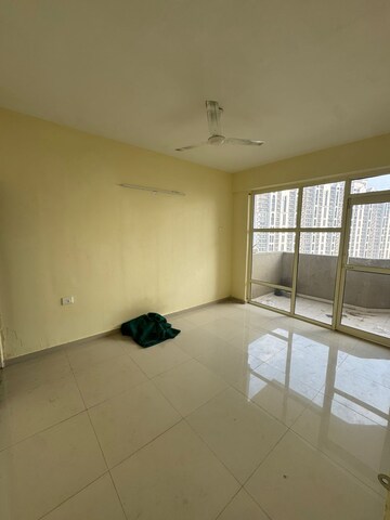 Room in 2 BHK Apartment at Pyramid Elite, Sector 86 – for Sale