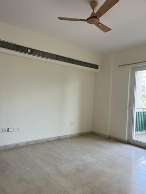 Room in 4 BHK Apartment at Puri Anand Villas Phase II, Sector 81 – for Sale