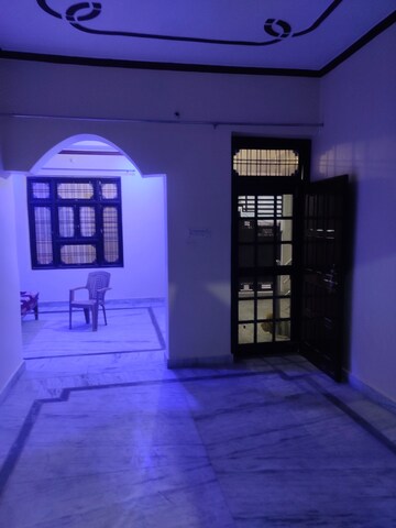 Room in 2.5 BHK Independent House at Jankipuram Extension – for Rent