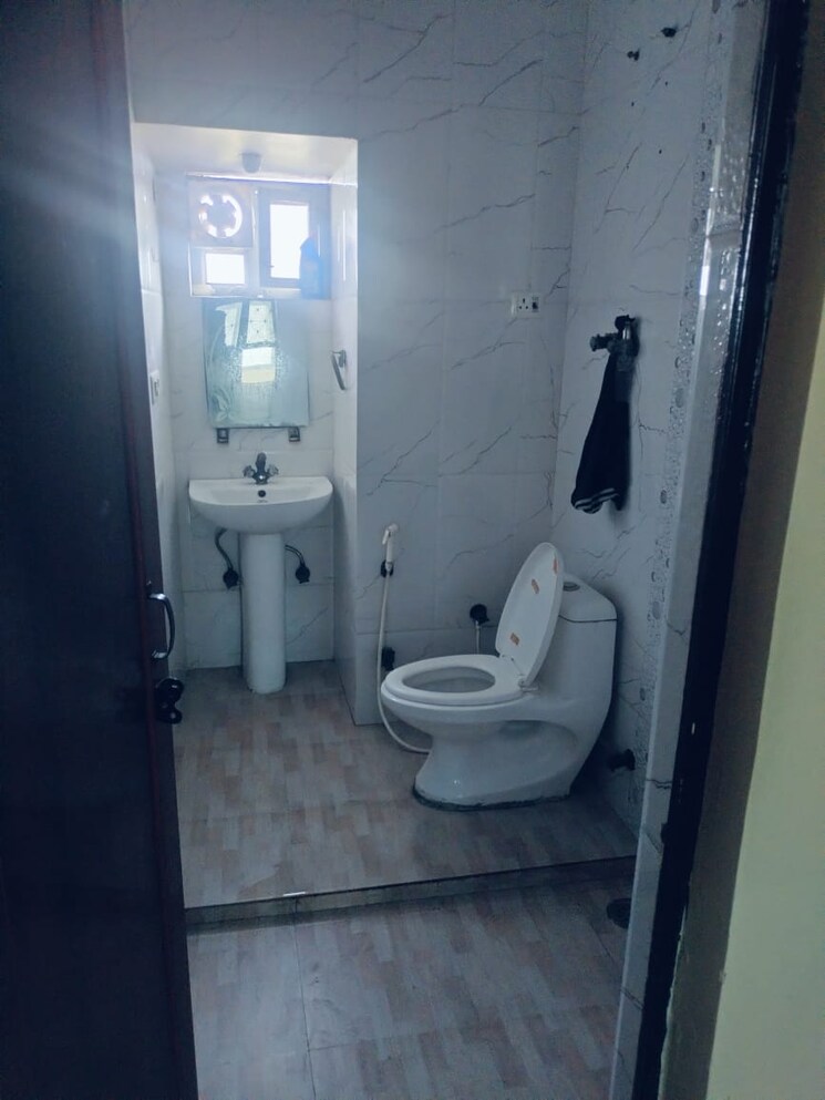 Bathroom, ashok nagar 3 Bedroom 1200 Sq.Ft. Apartment In Ashok Nagar Delhi 8644087