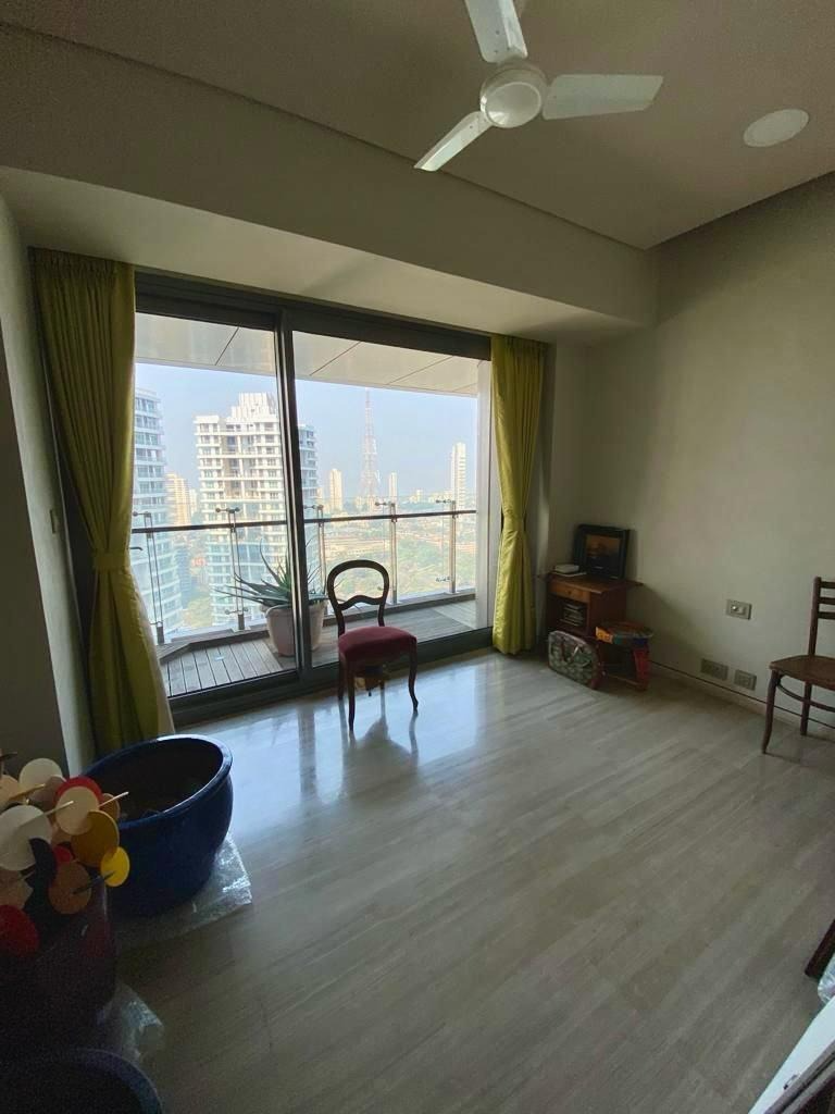 4 BHK + Pooja Room,Servant Room Apartment For Rent in Lodha World One