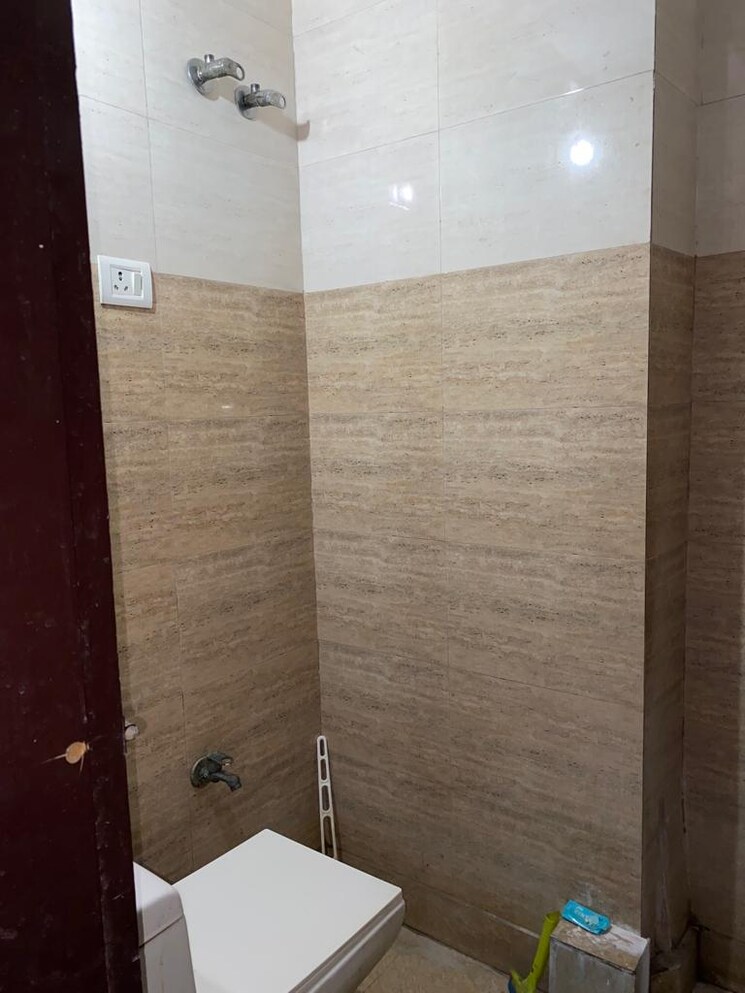 Bathroom, ashok nagar 2 Bedroom 800 Sq.Ft. Apartment In Ashok Nagar Delhi 8644138