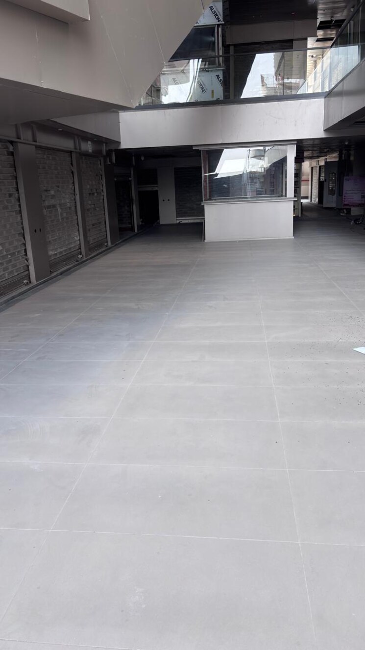 Room, karyan-citywalk Commercial Shop 321 Sq.Ft. In Wave City Ghaziabad 8644150