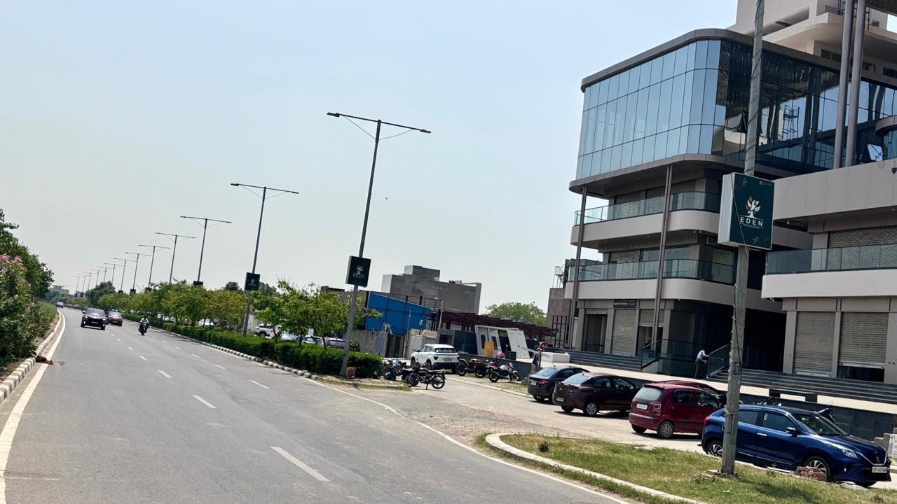 Retail Shop For Sale in Karyan Citywalk