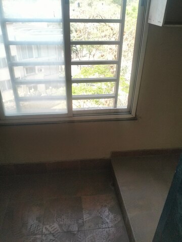 Room in 2 BHK Apartment at Raheja Vistas Phase II, Mohammadwadi – for Rent