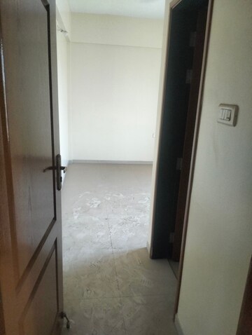 Room in 2 BHK Apartment at Raheja Vistas Phase II, Mohammadwadi – for Rent