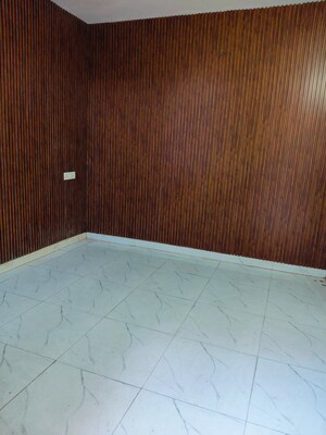 Room in 1 BHK Apartment at Sector 63 – for Sale