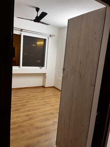 Room in 3 BHK Apartment at Phoenix One Banglore West, Rajaji Nagar – for Rent