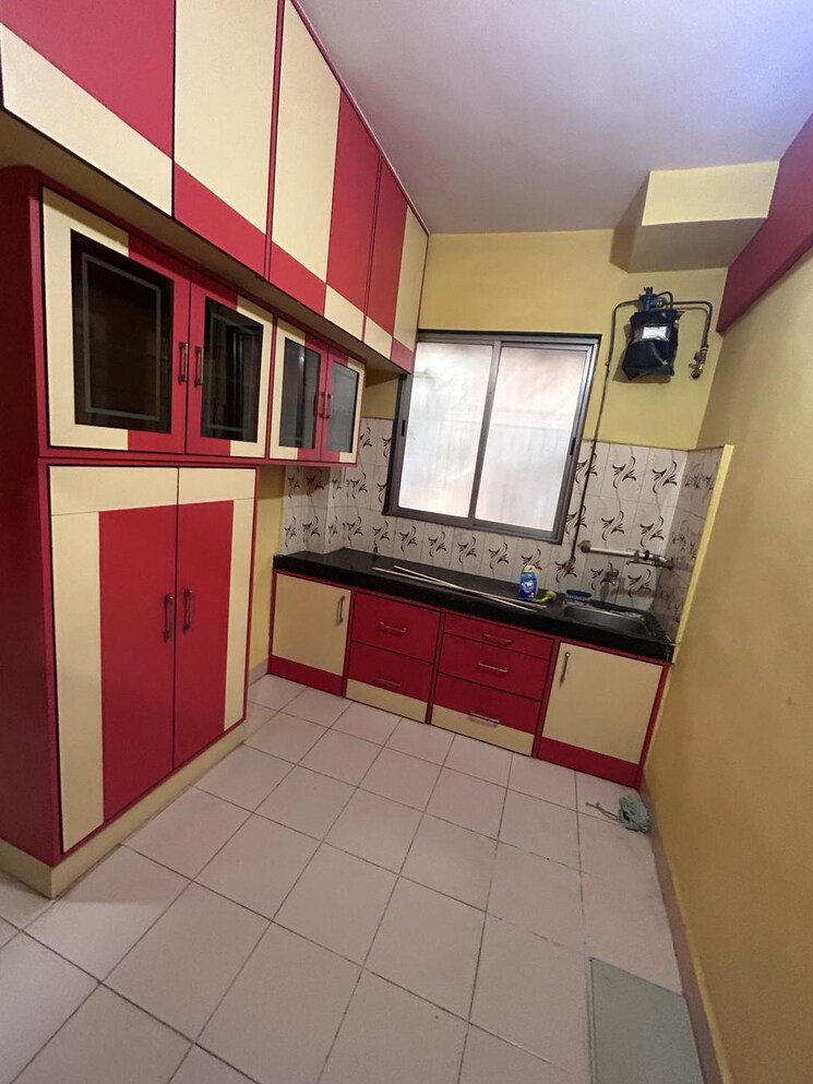 Kitchen, yash-anand-chs 1 RK 300 Sq.Ft. Apartment In Naupada Thane 8644307