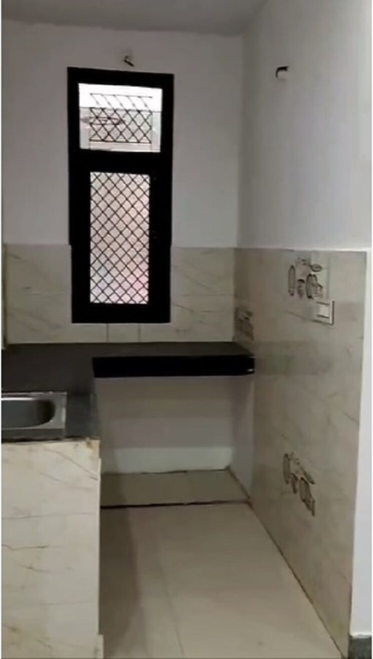Kitchen, ganesh nagar 2 Bedroom 800 Sq.Ft. Builder Floor In Ganesh Nagar Delhi 8644301