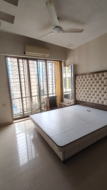 Bedroom in 2.5 BHK Apartment at Riddhi Tower, Malad East – for Rent
