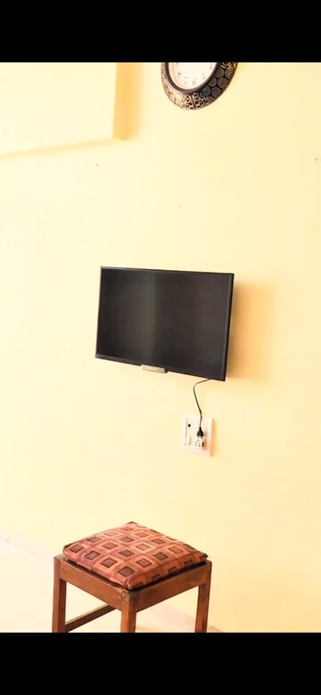 Furnished Amenities in 2 BHK Apartment at Vaibhav CHS Chembur, Tilak Nagar – for Rent