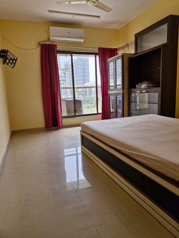 Room in 2 BHK Apartment at Rashi Tower, Goregaon East – for Rent