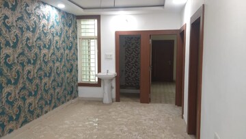 Room in 2 BHK Apartment at Kolar Road – for Sale