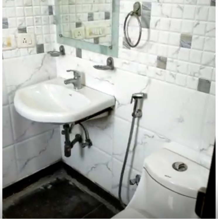 Bathroom, east of kailash 3 Bedroom 1125 Sq.Ft. Builder Floor In East Of Kailash Delhi 8644560