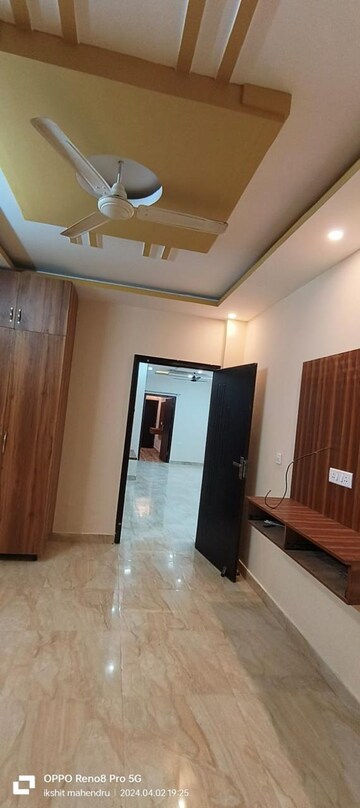Room in 2 BHK Builder Floor at Aman Vihar – for Rent