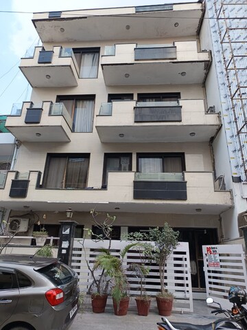  Pg – Entrance View at Sector 27 - for Rent