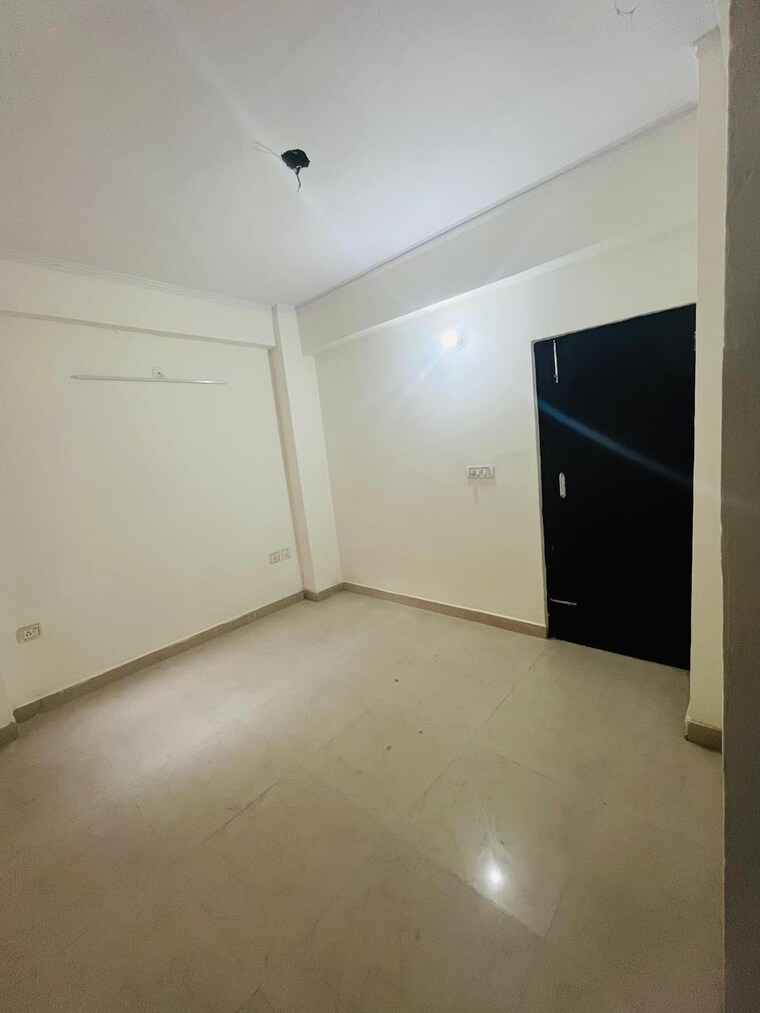 Room, hig-apartments 3 Bedroom 120 Sq.Ft. Apartment In Omicron I Greater Noida Greater Noida 8644602