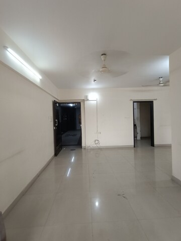 Room in 3 BHK Apartment at Gahlot Majesty and Avenue CHS, Seawoods – for Rent