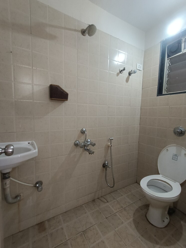Bathroom, gahlot-majesty-and-avenue-chs 3 Bedroom 1550 Sq.Ft. Apartment In Seawoods Navi Mumbai 8644704