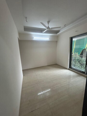 Room in 3 BHK Apartment at Je And Vee Om Trimurti, Malad East – for Rent