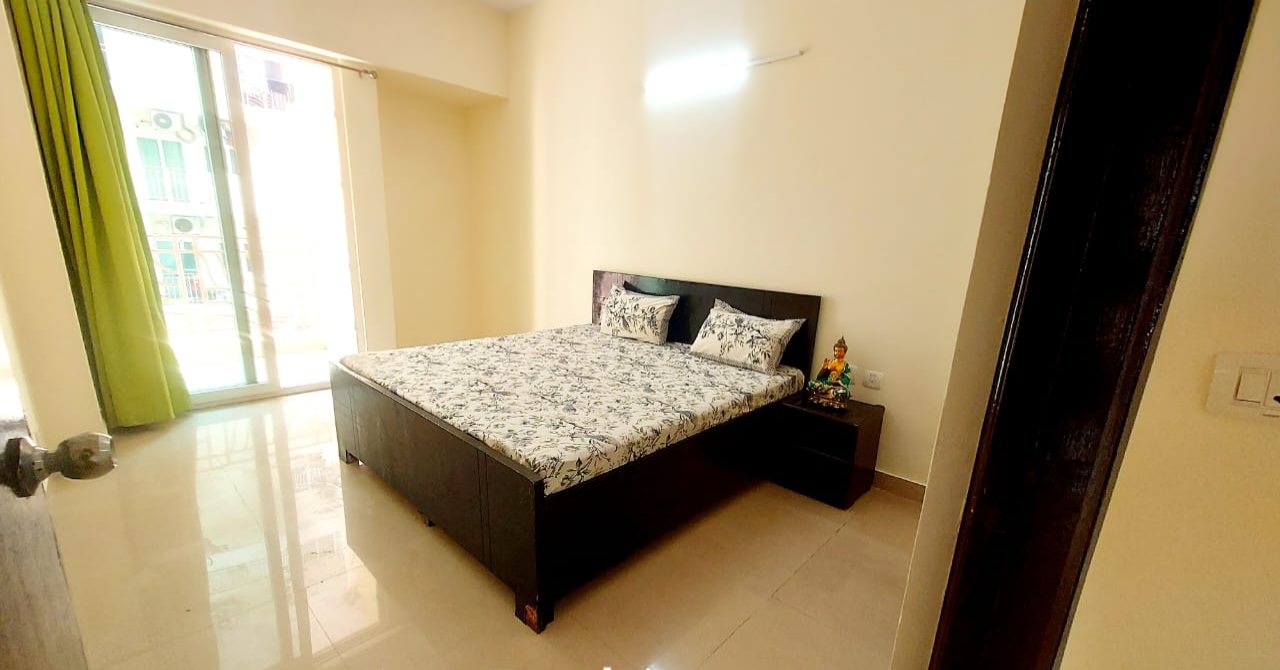 3 BHK + Extra Room Apartment For Sale in Mahagun Moderne