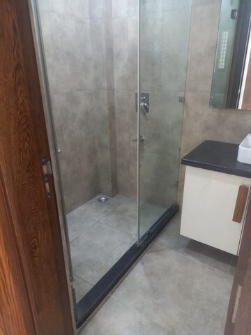 Bathroom in 4 BHK Apartment at Sector 11 Dwarka – for Rent