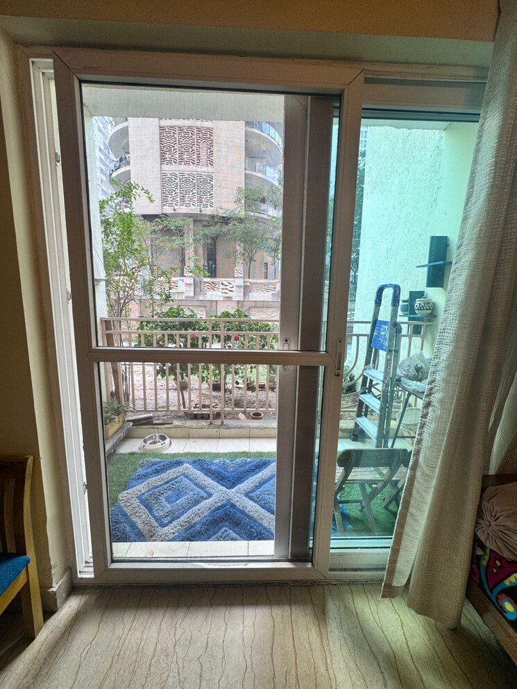 Balcony, dlf-city-phase-iv 5 Bedroom 360 Sq.Yd. Apartment In Dlf Phase iv Gurgaon 8644754