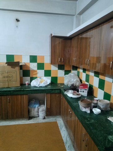 Kitchen in 2 BHK Builder Floor at Gomti Nagar – for Rent