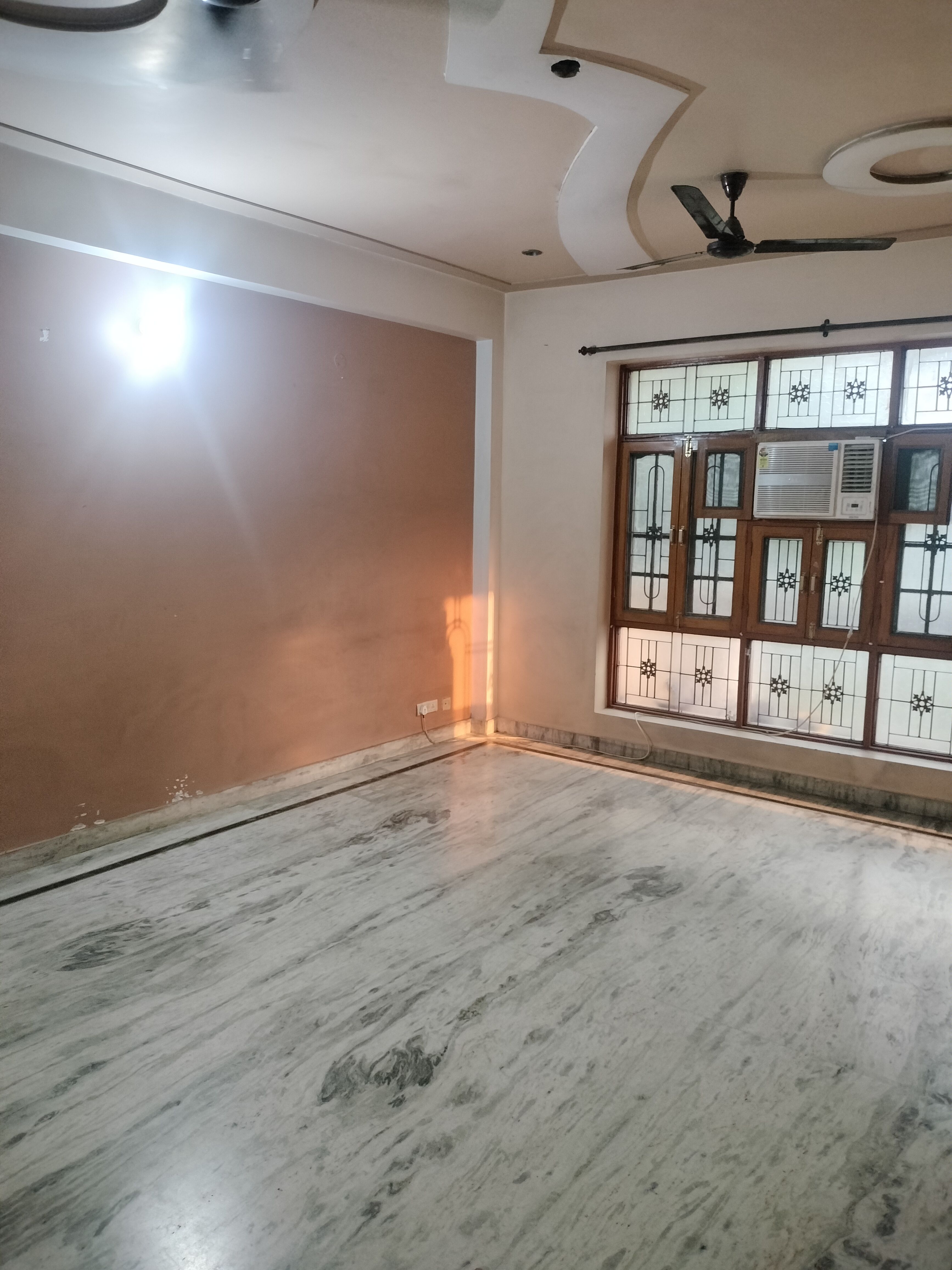 2 BHK Builder Floor For Rent in 2 Bhk Semi Furnished Hous