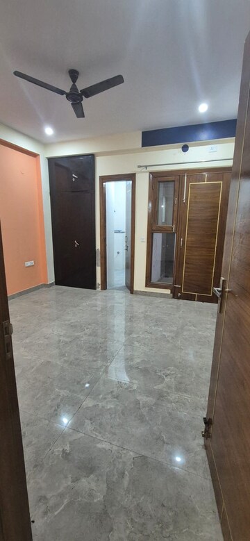 2 BHK Independent House For Rent in Sector 105