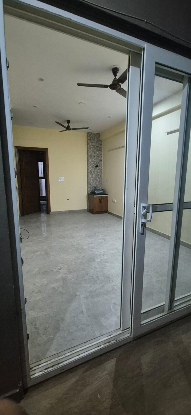 Room, sector 105 2 Bedroom 120 Sq.Mt. Independent House In Sector 105 Noida 8644784