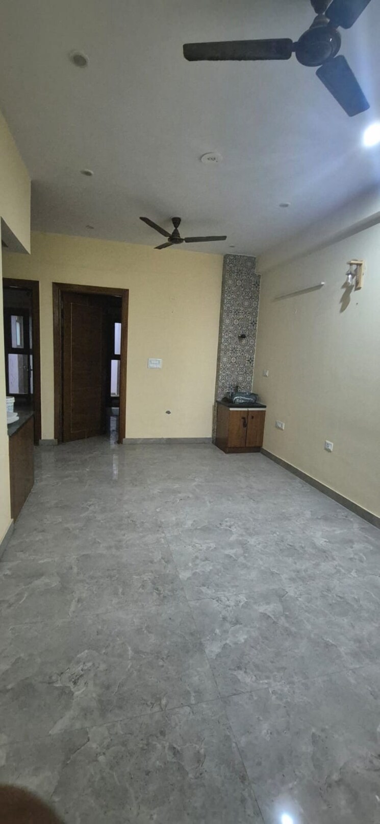 Room, sector 105 2 Bedroom 120 Sq.Mt. Independent House In Sector 105 Noida 8644784