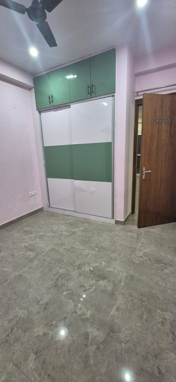 Room, sector 105 2 Bedroom 120 Sq.Mt. Independent House In Sector 105 Noida 8644784