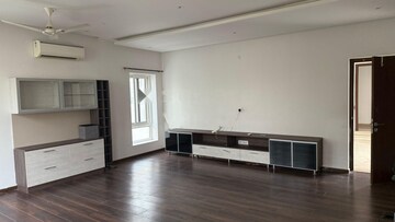 Room in 4 BHK Apartment at Vasantha City, Hi Tech City – for Rent
