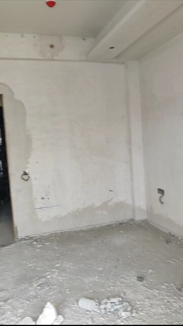 Room in 4 BHK Apartment at T And T Eutopia Phase 1, Siddharth Vihar – for Sale