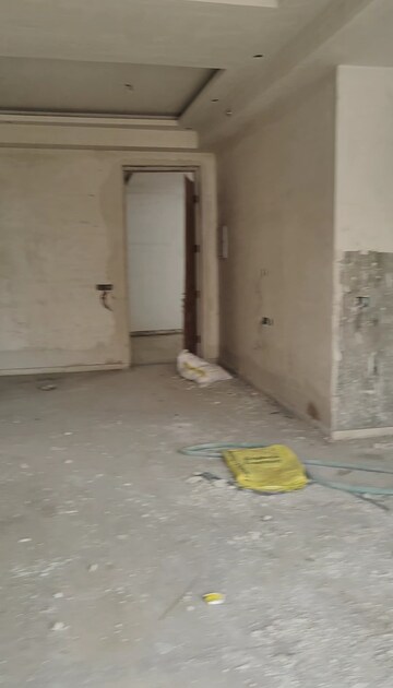 Room in 4 BHK Apartment at T And T Eutopia Phase 1, Siddharth Vihar – for Sale