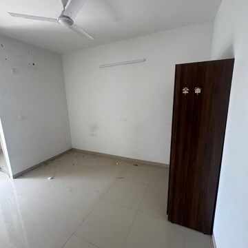 Room in 2 BHK Apartment at Signature Global Proxima Phase 2, Sector 89 – for Rent