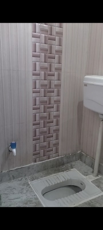 Bathroom in 1 BHK Builder Floor at New Ashok Nagar – for Sale
